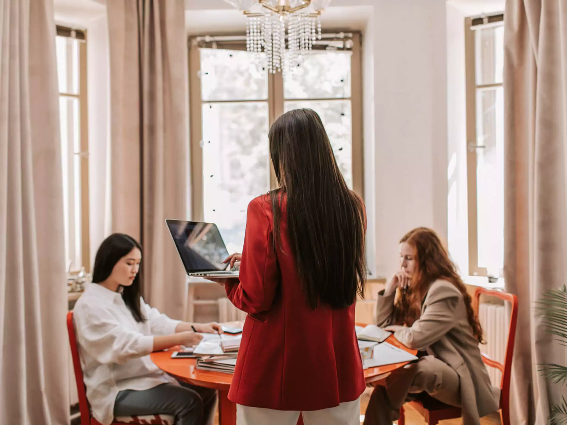 Describing How the Best Content Writing Services Can Take Your Business to the Next Level