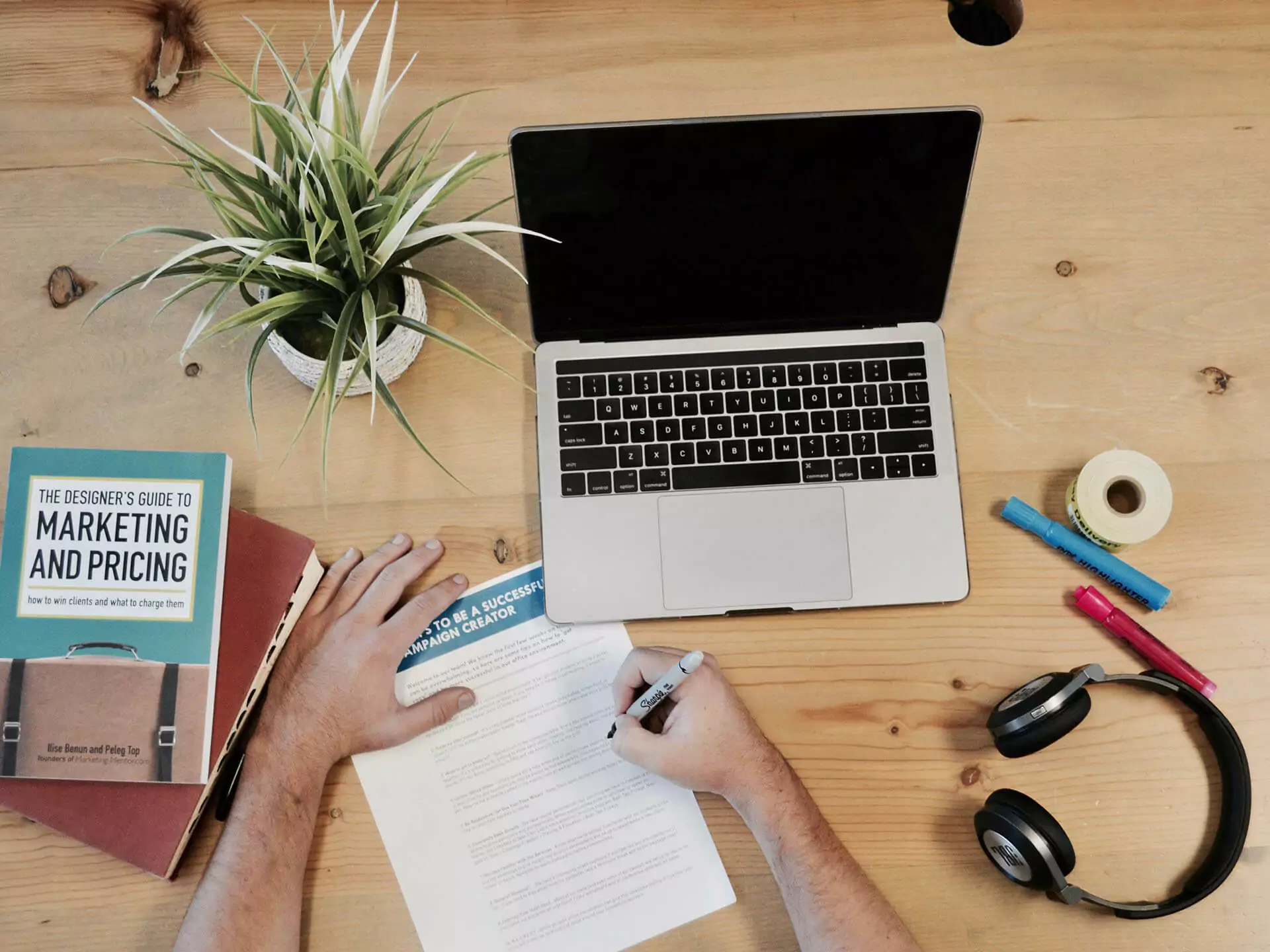 Defining the Reasons and How Your SME Can Win with the Help of a B2B Content Marketing Agency
