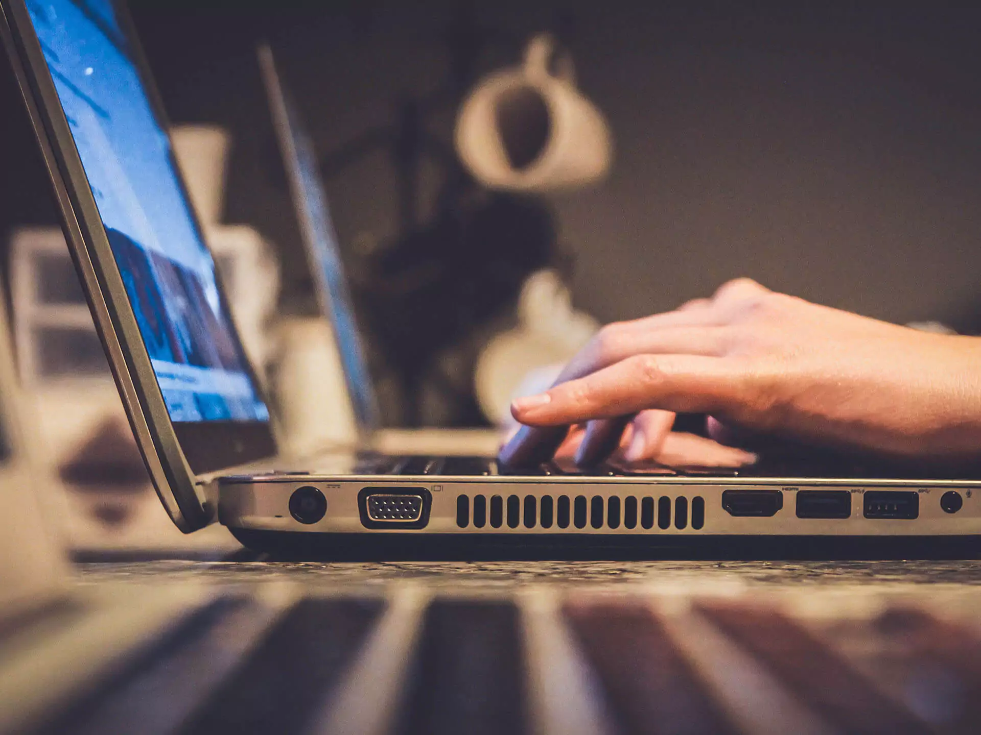 Advantages of Using Professional Website Content Writing Services for Business Growth
