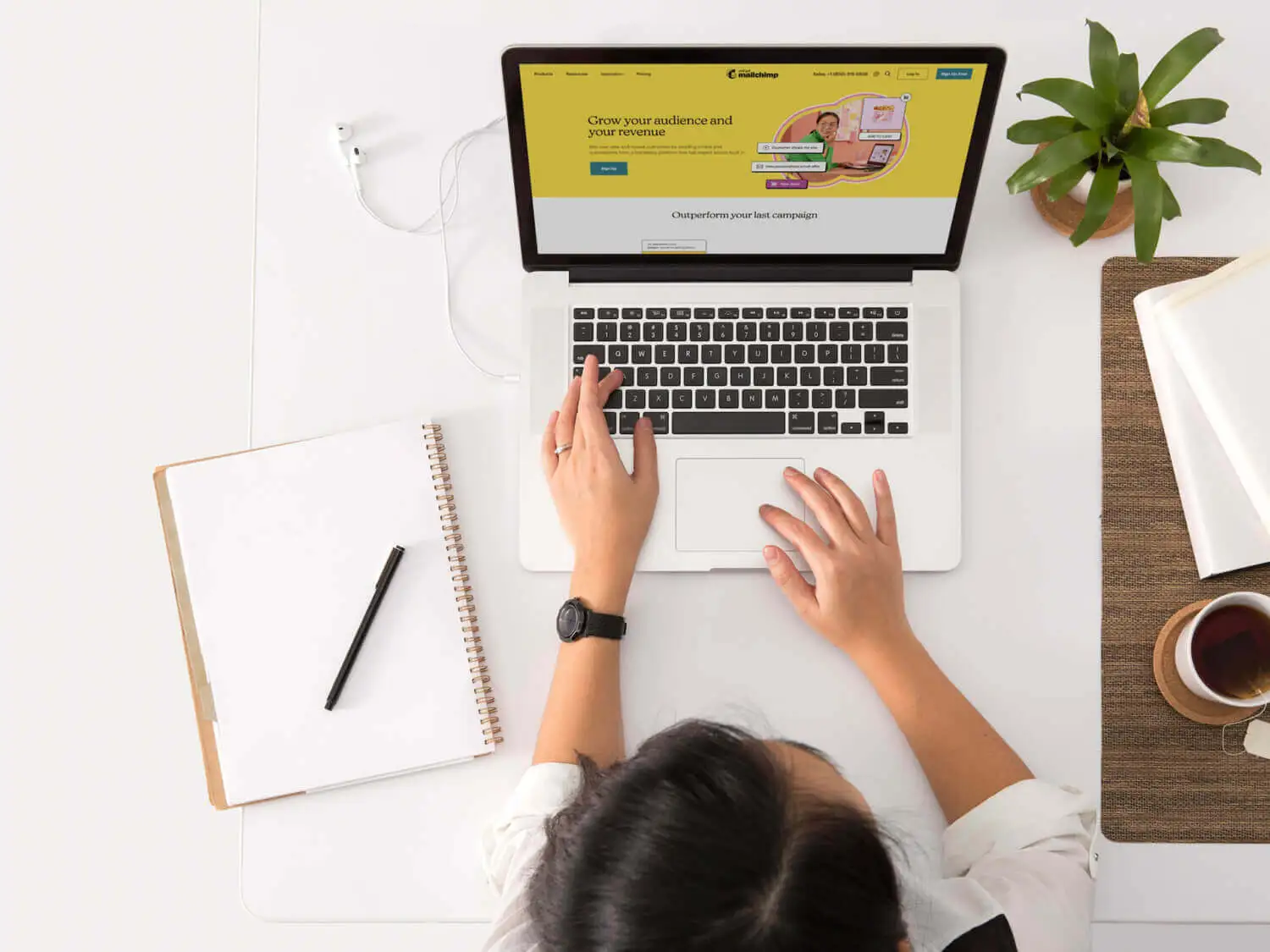 How Newsletter Writing Services Can Grow Your Client Base
